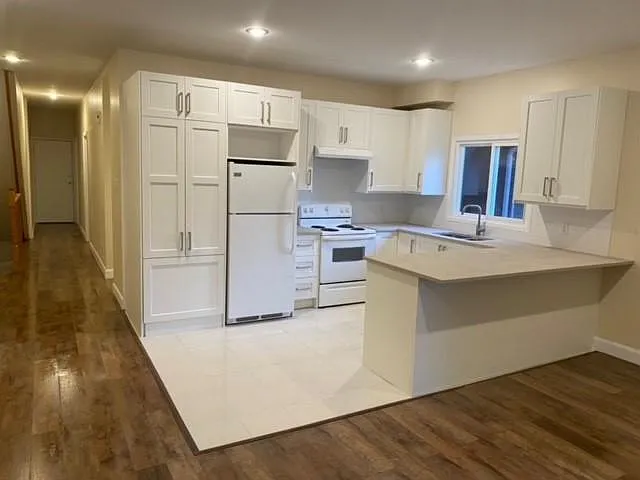 2 bed, 1100 sqft, $2,900 — Photo 2