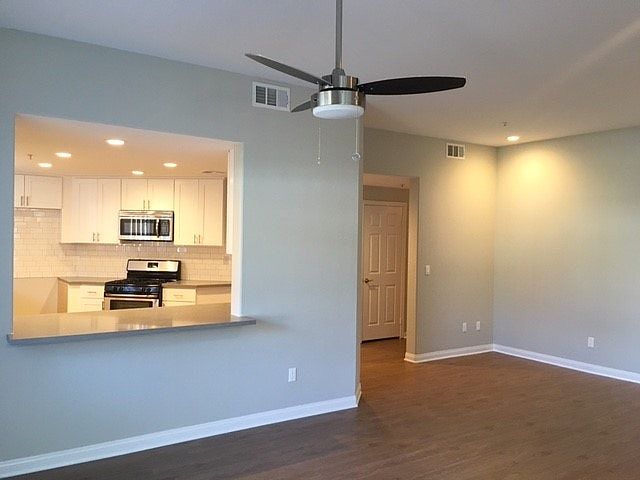 1st image of 250 W Stocker St APT 102