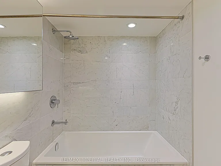 17 Bathurst St #2707 — Photo 26