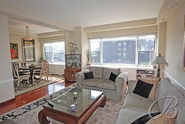 Sold by Bellmarc Realty | media 5