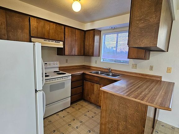 5th image of 2090 NE Fairview Ave APT 5