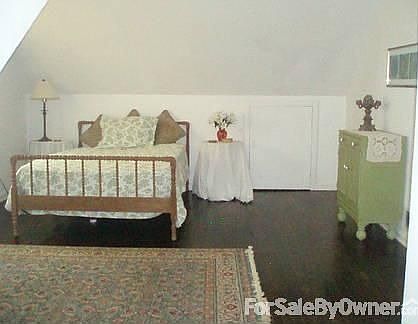 Bedroom : Cozy sleeping area!!