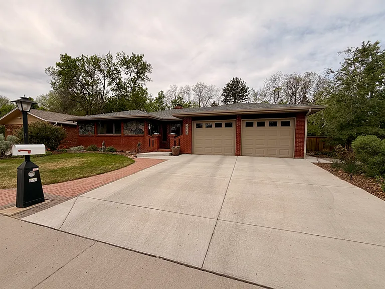 2225 Jewel St — Photo 52