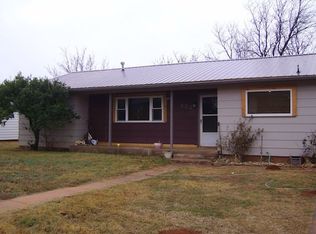 906 S Cearlock Ave, Cheyenne, OK 73628