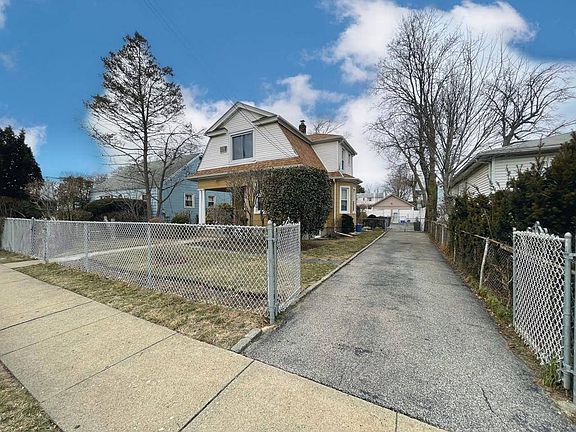 3rd image of 93 W Clinton Ave