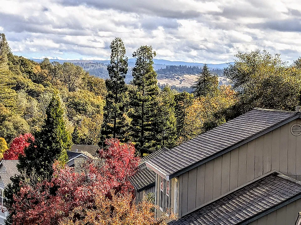 Hidden Glen Dr
