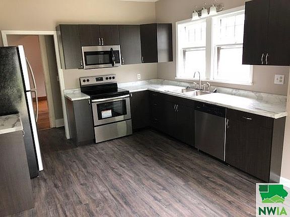 2nd image of 3614 Jackson St