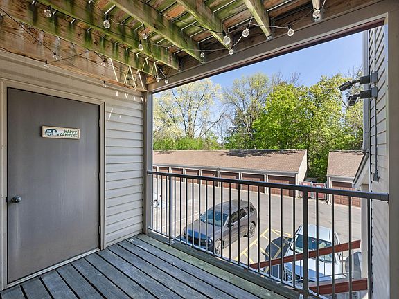 5th image of 300 Shelard Pkwy Unit 209