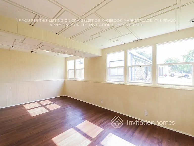 1307 Foxcroft Dr — Photo 8
