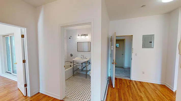 Rented by Avenue Sotheby's International Realty | media 27