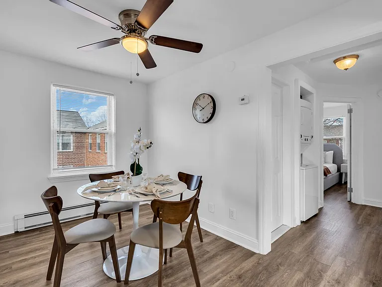 Maple Court Apartments — Photo 58