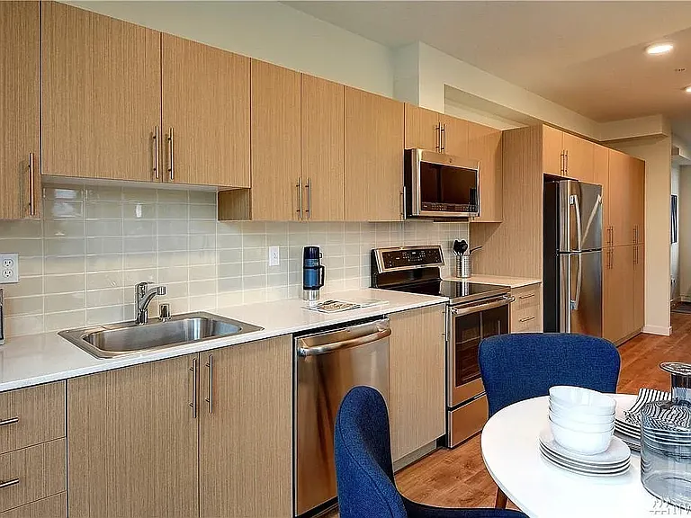 121 12th Ave E #310 — Photo 3