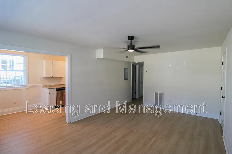 2 bed, 1.0 bath, 810 sqft, $2,995 — Photo 2