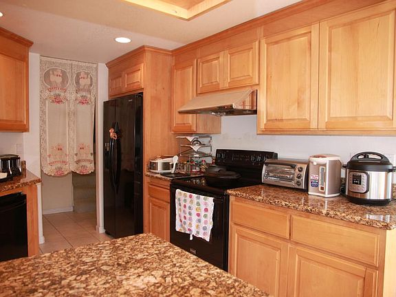 Upgraded granite countertops in Kitchen with Stainless Steel Appliances