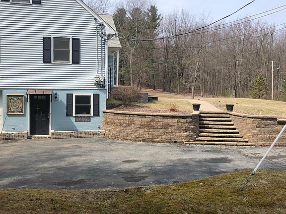 4th image of 10 Belleard Ln