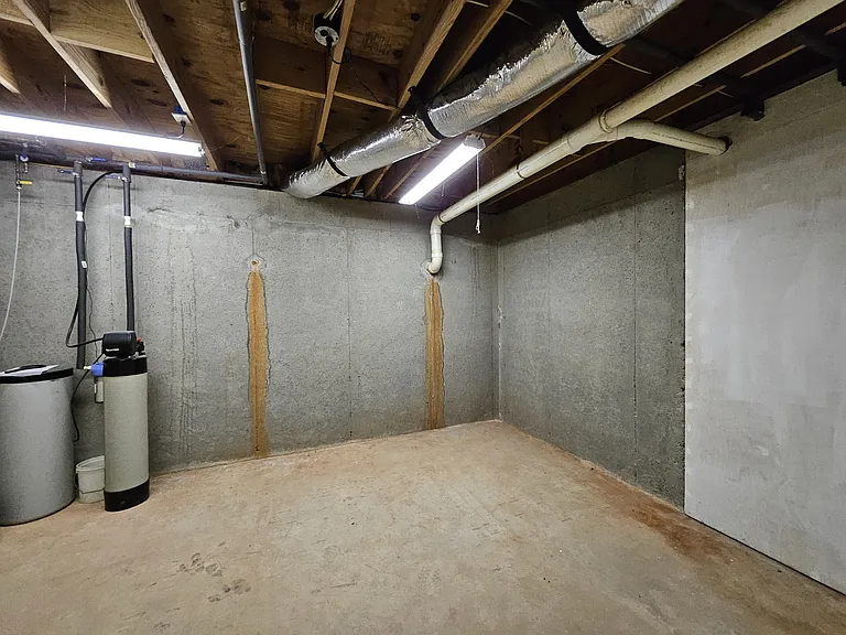 565 Clearwater Pl — Photo 21