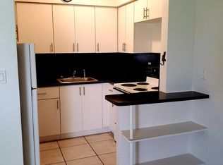 704 NE 5th St, Hallandale Beach, FL 33009