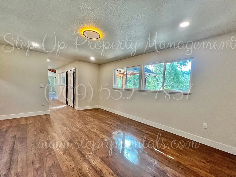 20400 N Sunshine Rd — Photo 14