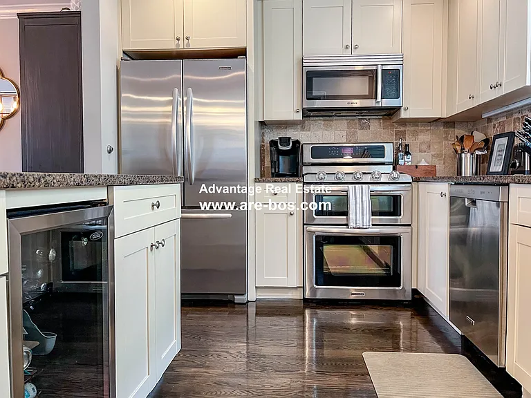 77 Dresser St — Photo 8