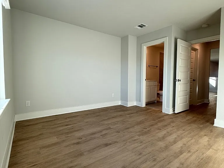3821 Ablon Trl — Photo 27