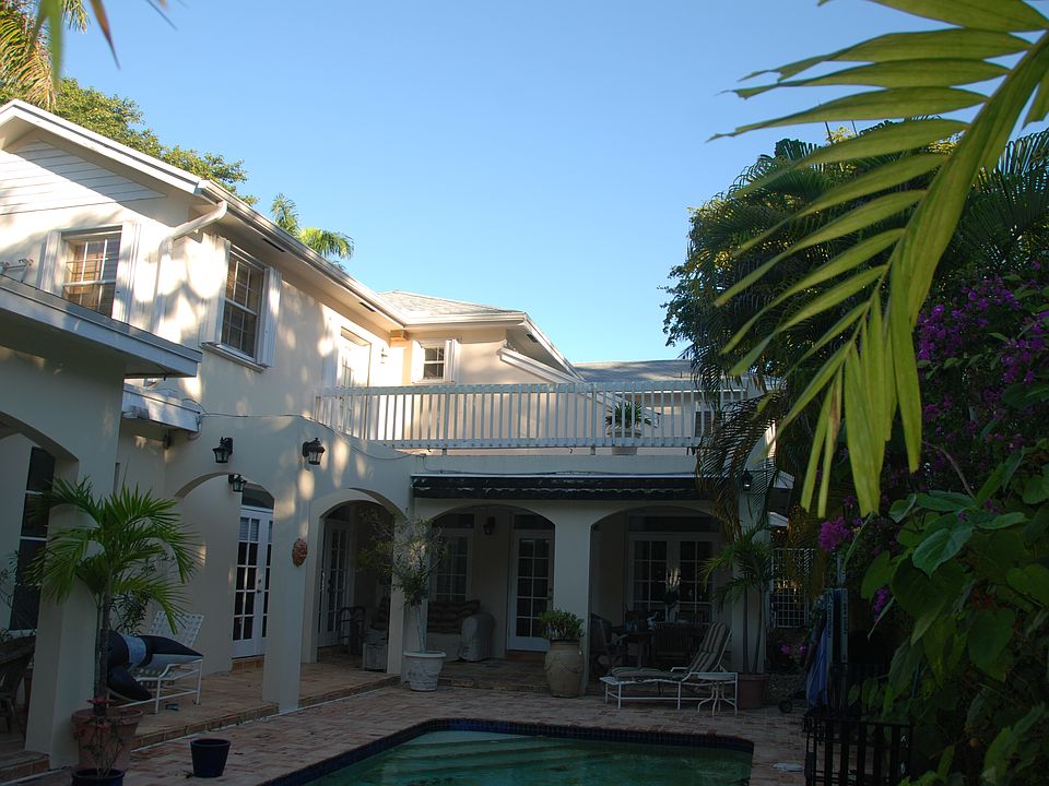 2nd image of 3660 Royal Palm Ave