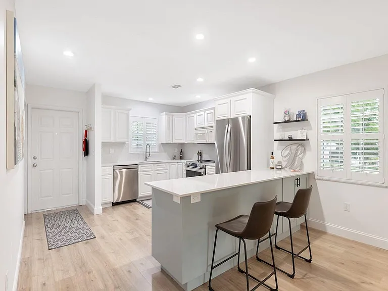 900 Jasmine Ln #10A — Photo 11