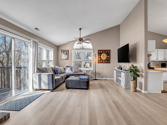 5th image of 315 W Ivy Ln #3D