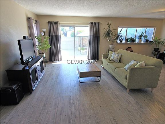 3rd image of 380 Wisteria Ave