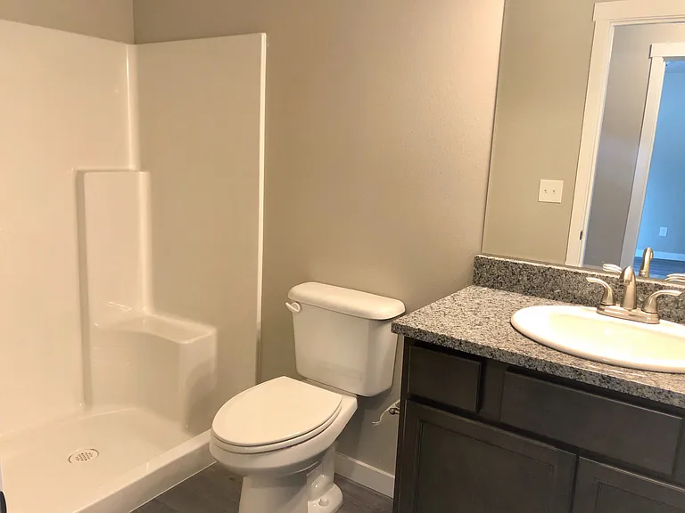 1112 E Maple St — Photo 7