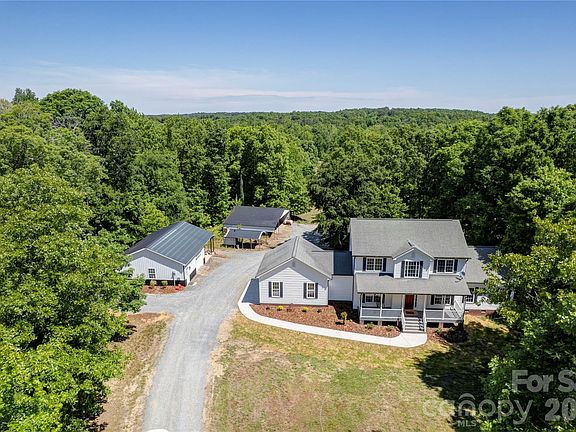 3rd image of 7611 Mount Olive Rd