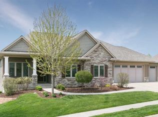 1073 Meadowlark Dr, Iowa City, IA 52246