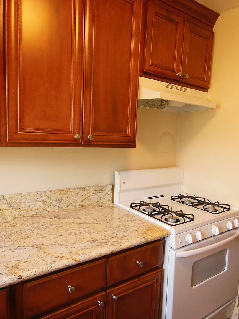 475 Redwood Avenue — Photo 4