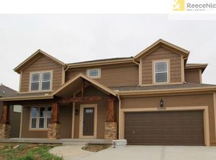 9604 Roundtree St, Lenexa, KS 66220