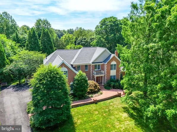 10505 Dunn Meadow Rd, Vienna, VA 22182