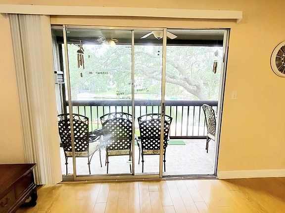 4th image of 6301 Newtown Cir #B1