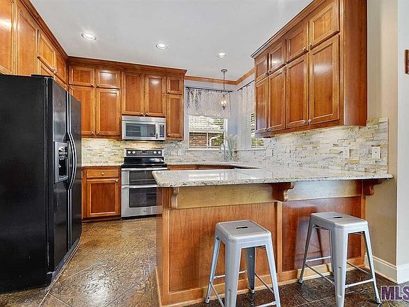 5th image of 38138 Willow Lake Dr S