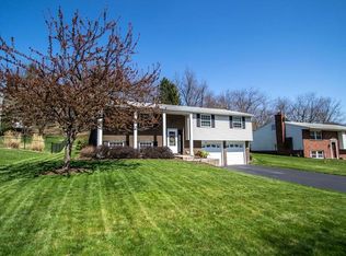 8467 Coventry Dr, Allison Park, PA 15101