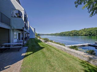 33 River Front Dr APT 7, Manchester, NH 03102