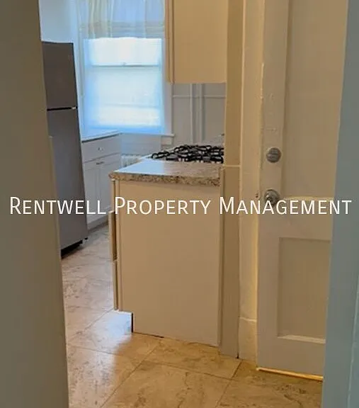 1017 Spruce St — Photo 6