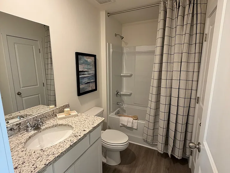 4053 Belcourt Dr NE — Photo 10