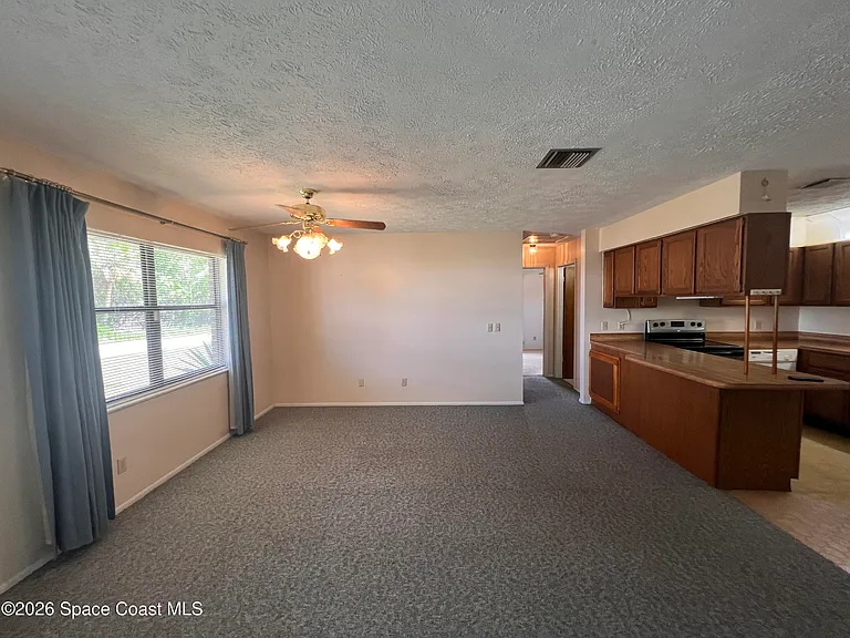 1586 Wacker Ave SE — Photo 6