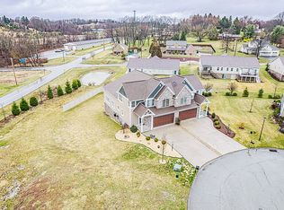 105 Meadow Ct, Irwin, PA 15642
