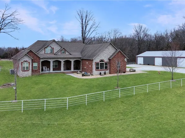 3130 Cottonwood Rd, Harrison, AR 72601