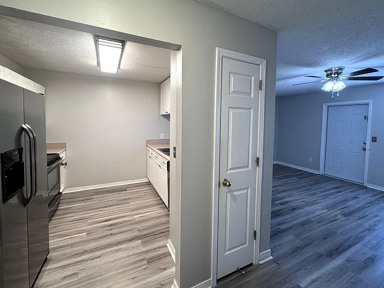 852 Dunwoody Pl — Photo 8