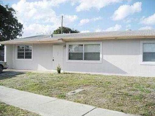 1st image of 521 SW 15th St
