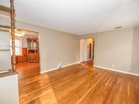 5th image of 6414 Girard Ave
