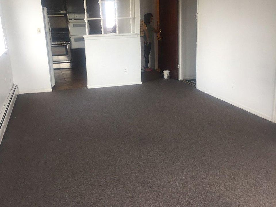1st image of 65 Avenue S