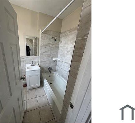 3rd image of 5150 Whitaker Ave APT 2
