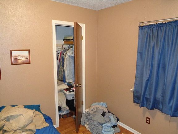 5th image of 2721 Laurie Ln