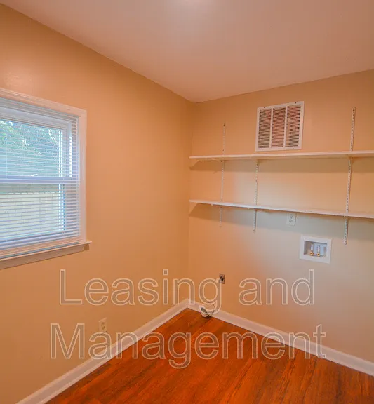2041 Groveland Ave — Photo 11